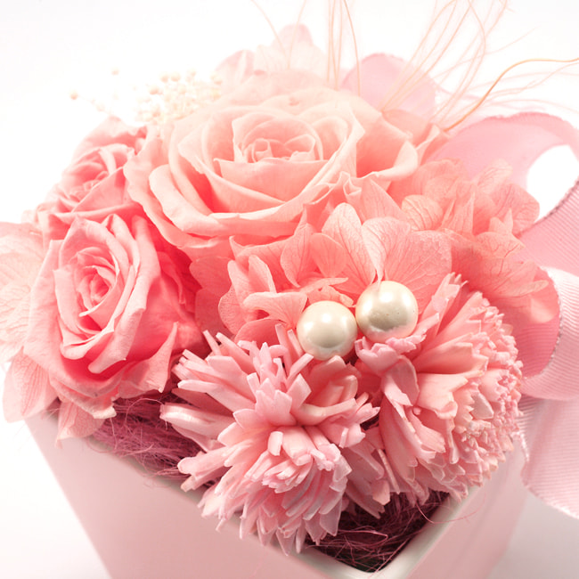 C09041 プリザーブドフラワー アースマターズ ブリザービング 飾り インテリア サンウィーバイン 札幌発 プリザーブドフラワー「マゼンタルージュ 」｜フラワーギフト通販なら